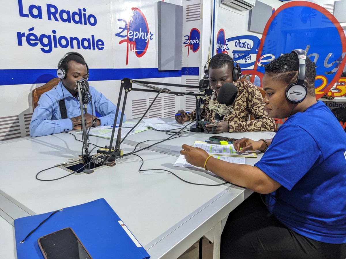 AifjlA's tweet photo. #16joursdactivisme
Retour sur l'émission de sensibilisation du public sur les VBG afin de faciliter la compréhension de la notion de VBG du vendredi sur la radio Zéphyr avec @PlanIntTogo
#BrisonsLeSilence #StopVBG  #ProtectiondesVictimes #ÉgalitéPourTous #JusticePourTous https://t.co/PrZe6SA7YE