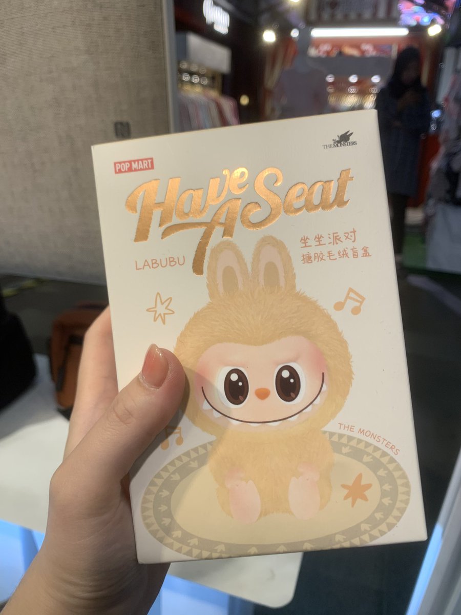 nuudepink's tweet photo. WTS Labubu Have A Seat Official Sealed

DM to Offer
#labubu #wts #zonauang https://t.co/Om9qWhWSh9