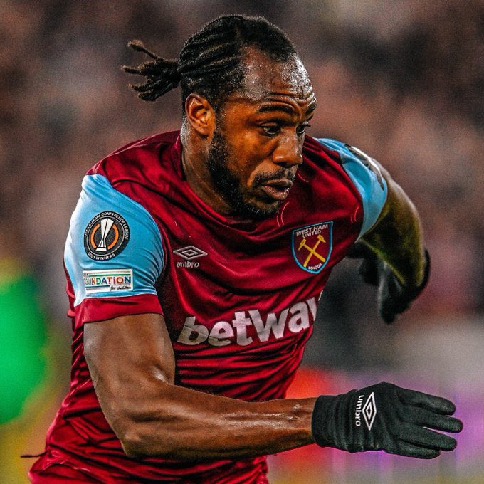 centregoals's tweet photo. 🚨🚨| Michail Antonio is expected to be out for at least a YEAR after the striker underwent an operation on a broken leg sustained in a horrific car accident.

It remains unclear if the 34-year-old’s injuries will force him to retire from football.

[@guardian_sport] https://t.co/blVEP6vMkn