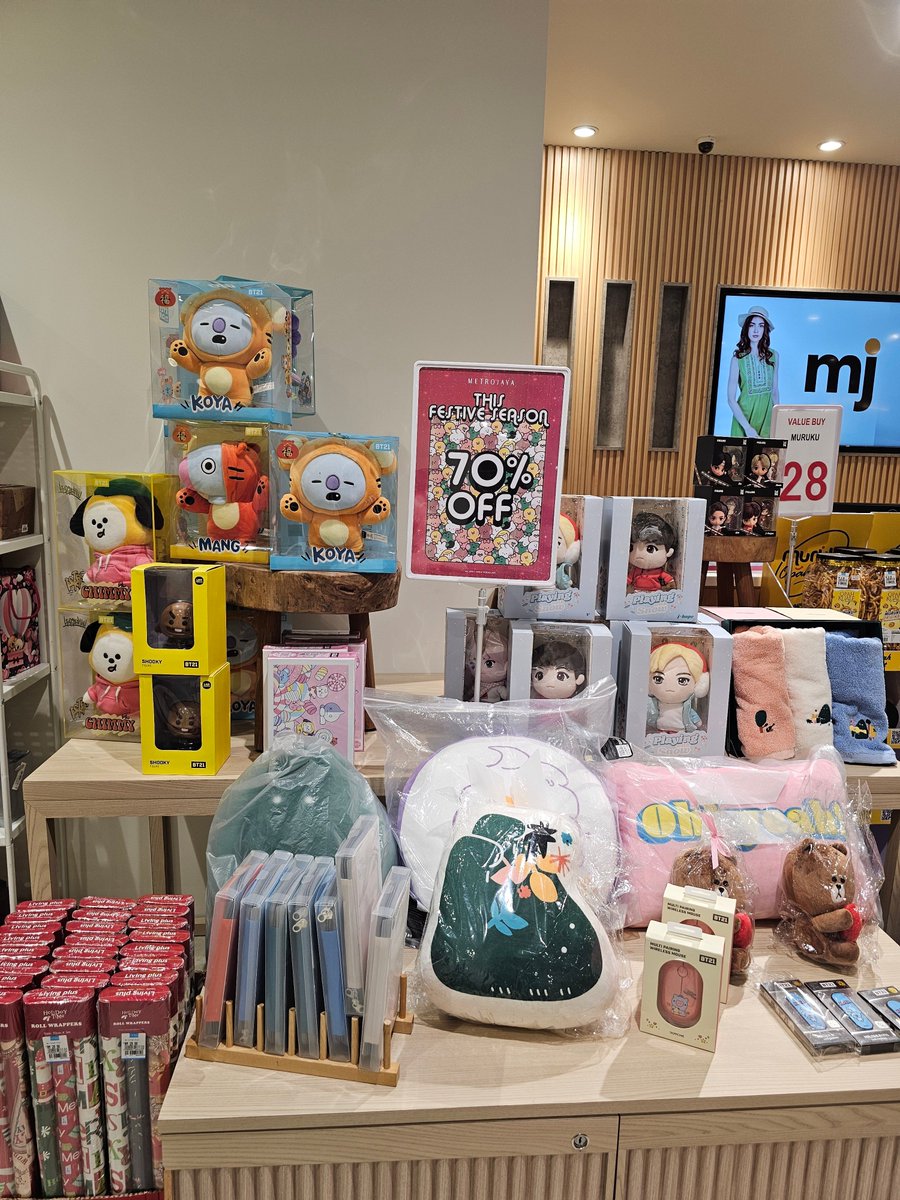 EijaOshin's tweet photo. Weh 70% All BTS,Tinytan n BT21 item https://t.co/ZGwbwnDaVN