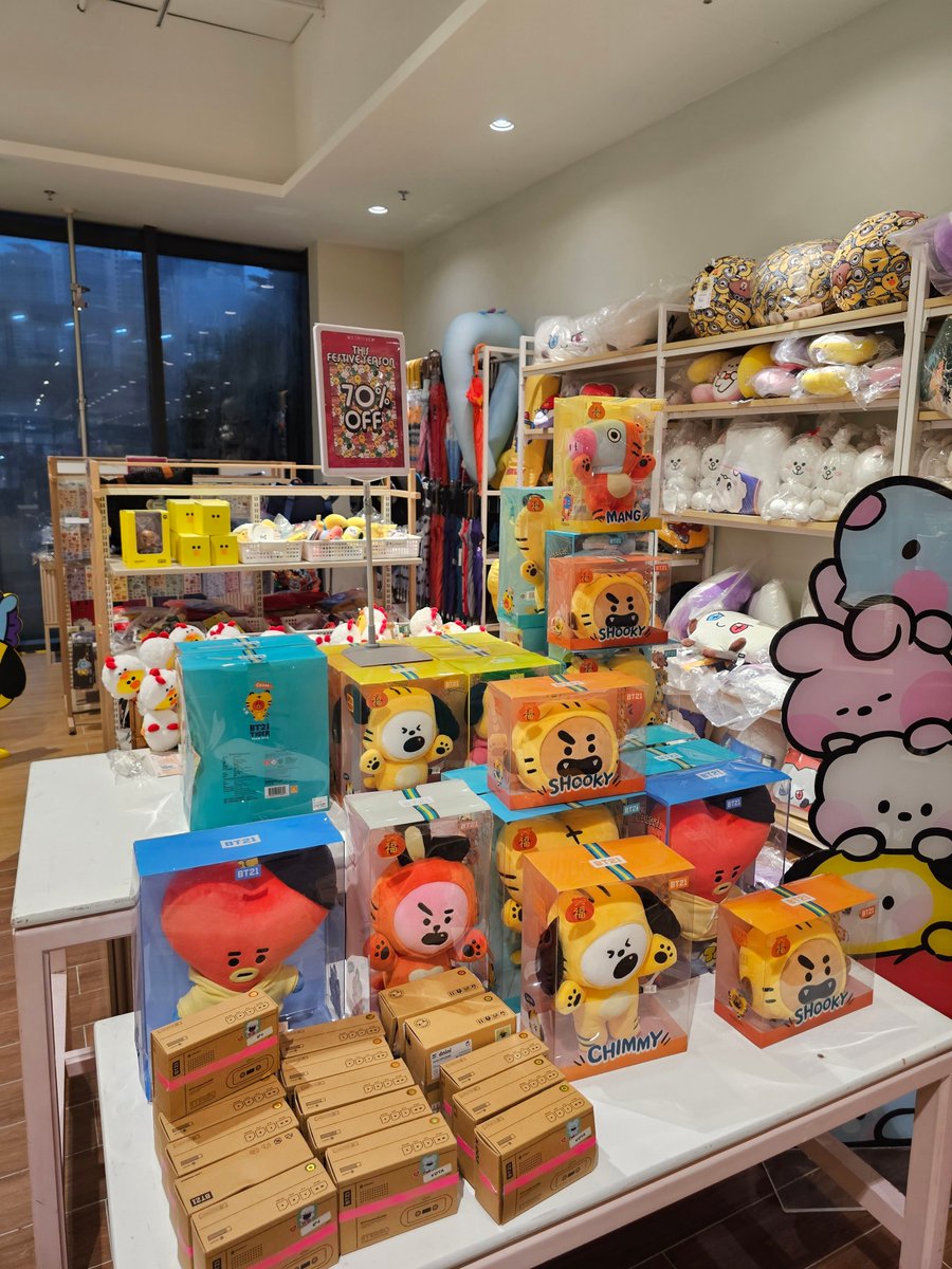 EijaOshin's tweet photo. Weh 70% All BTS,Tinytan n BT21 item https://t.co/ZGwbwnDaVN