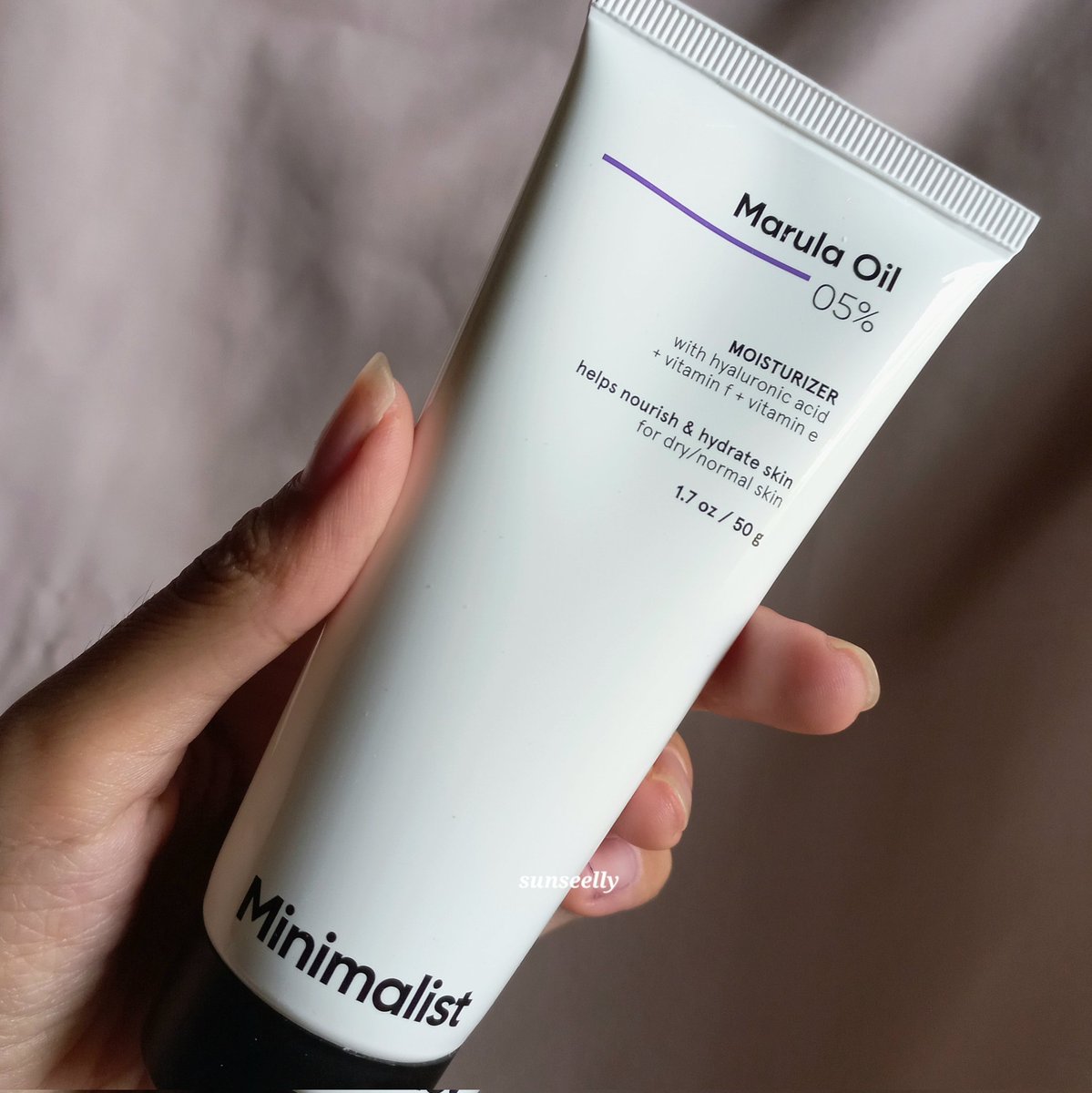 sunseelly's tweet photo. Moisturizer ini keknya underrated banget yak?🤔

Pls... semua harus tau moisturizer yang bener-bener oke hidrasinya especially buat yang kulitnya kering &amp; sensitif: Minimalist 5% Marula Oil Moisturizer✨ https://t.co/Ccc0VBzQOy