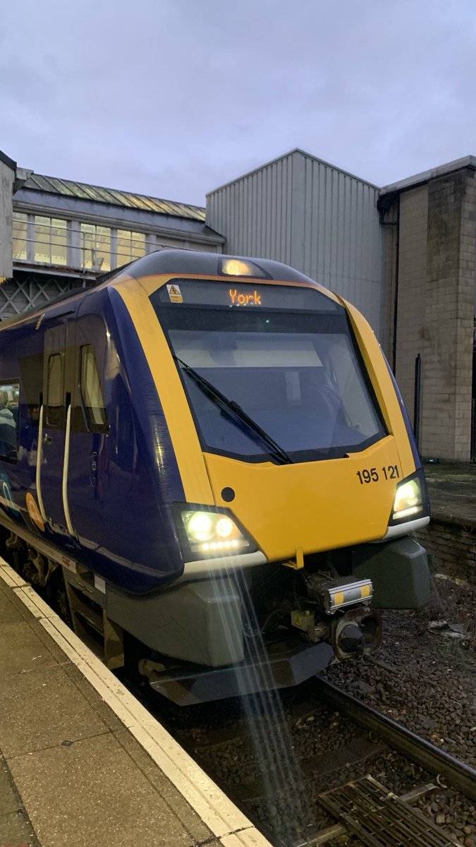 _KristianDB's tweet photo. 195121 my ride to Leeds this morning #CalderValleyLine #HalifaxStation #LeedsCityStation @northernassist 9/12/24 https://t.co/42s8uNPbiT