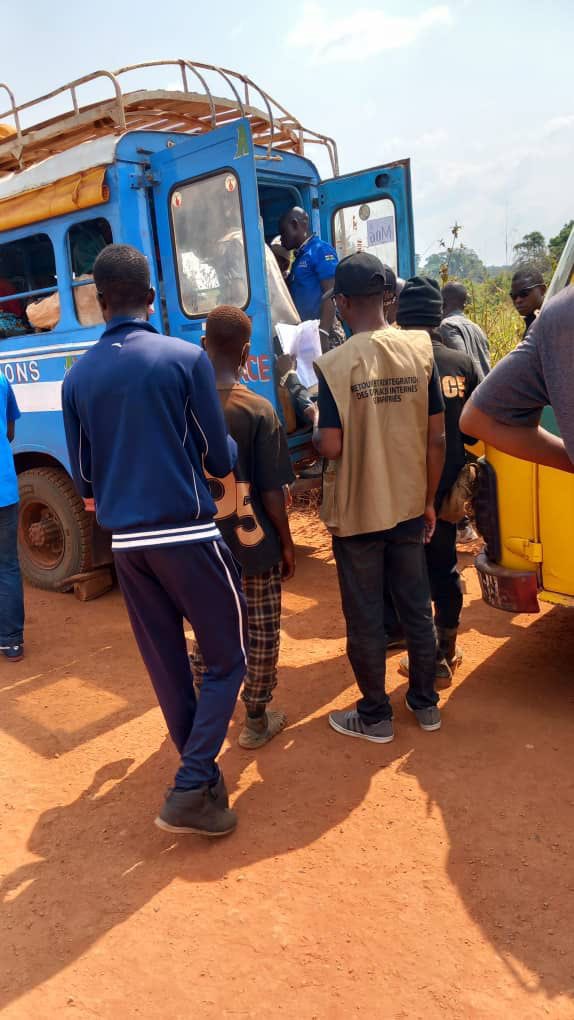 RefugeesCmr's tweet image. Près de3️⃣0️⃣0️⃣réfugiés Centrafricains ont été rapatriés du CMR 🇨🇲 vers leur pays d'origine. 

Le HCR remercie les autorités CAR et CMR pour la collaboration étroite et à PRM pour le soutien continu de cet élan.
#SolutionsDurablesCAR
#DéclarationdeYaoundé