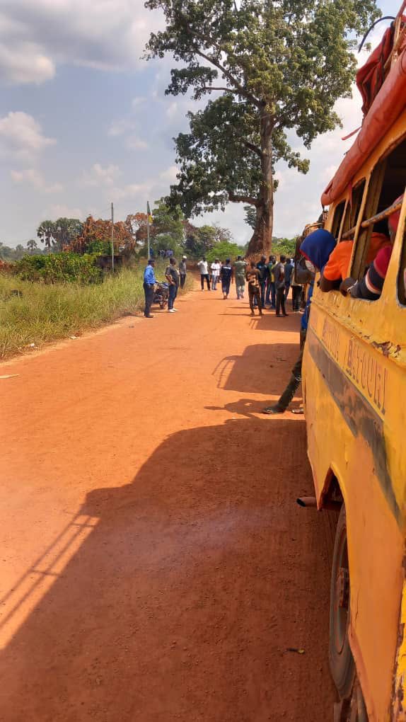 RefugeesCmr's tweet image. Près de3️⃣0️⃣0️⃣réfugiés Centrafricains ont été rapatriés du CMR 🇨🇲 vers leur pays d'origine. 

Le HCR remercie les autorités CAR et CMR pour la collaboration étroite et à PRM pour le soutien continu de cet élan.
#SolutionsDurablesCAR
#DéclarationdeYaoundé