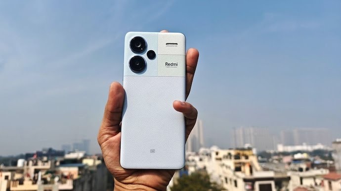adiicodess's tweet photo. #RedmiNote13Series price dropped 🤪
Xiaomi has launched the Redmi Note 14 series in India, leading to price drops for the Redmi Note 13, Pro, and Pro+ models on Flipkart.
Redmi note 13 Pro+ has a 200MP camera 📸 🥱 https://t.co/V0Dyf6NKyh