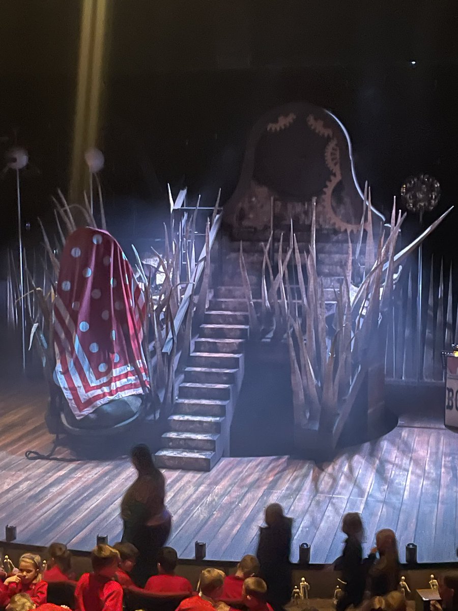 Class 5 are loving The Borrowers <a href="/HullTruck/">Hull Truck Theatre</a>