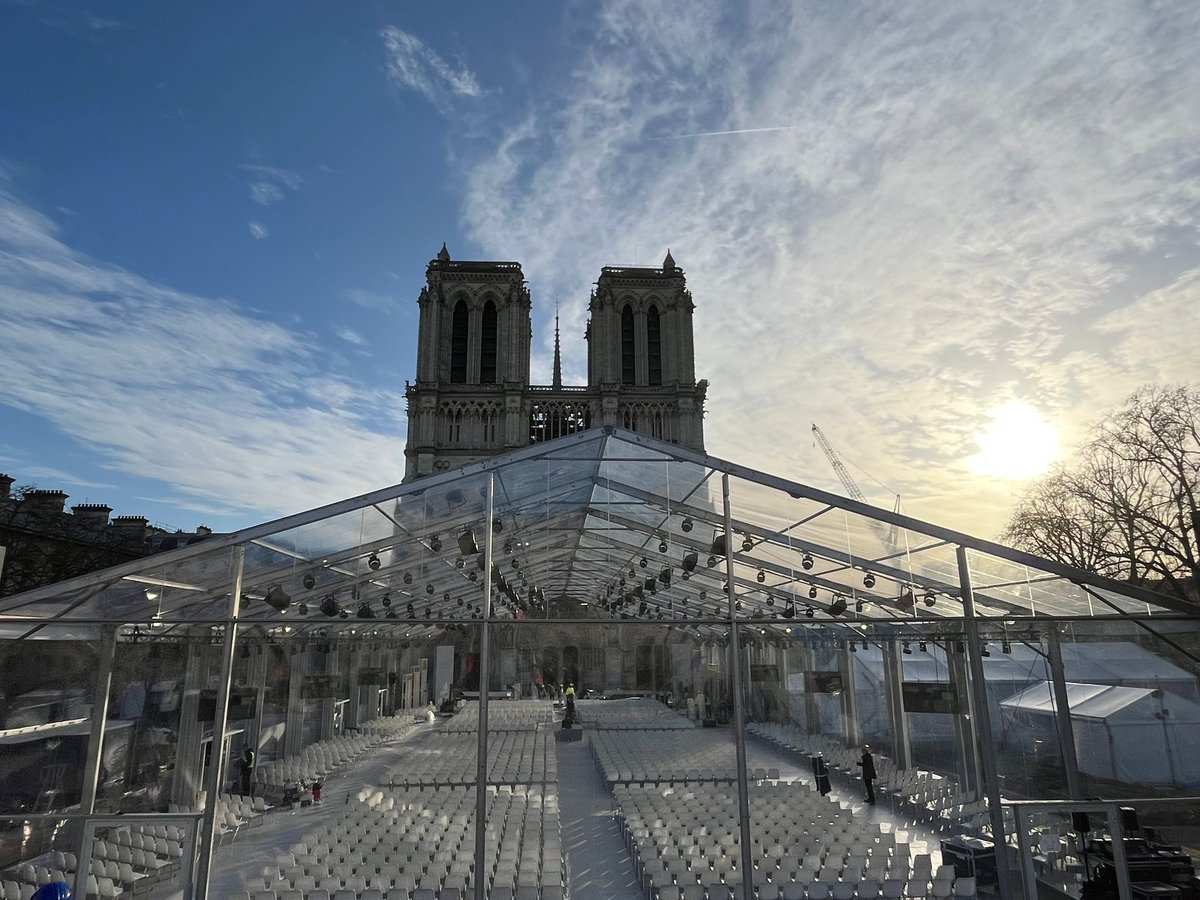 pldeguillebon's tweet photo. L'inauguration de #NotreDame marque un moment historique pour le monde entier. Ce monument emblématique renaît de ses cendres, illustrant notre capacité à surmonter les défis.
@orange #Events a été une nouvelle fois au RdV ! @RestauronsND @Cheydema @fallacher @caroguillaumin https://t.co/hmxRT5WNii