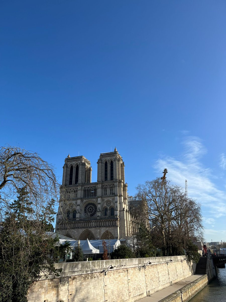 pldeguillebon's tweet photo. L'inauguration de #NotreDame marque un moment historique pour le monde entier. Ce monument emblématique renaît de ses cendres, illustrant notre capacité à surmonter les défis.
@orange #Events a été une nouvelle fois au RdV ! @RestauronsND @Cheydema @fallacher @caroguillaumin https://t.co/hmxRT5WNii