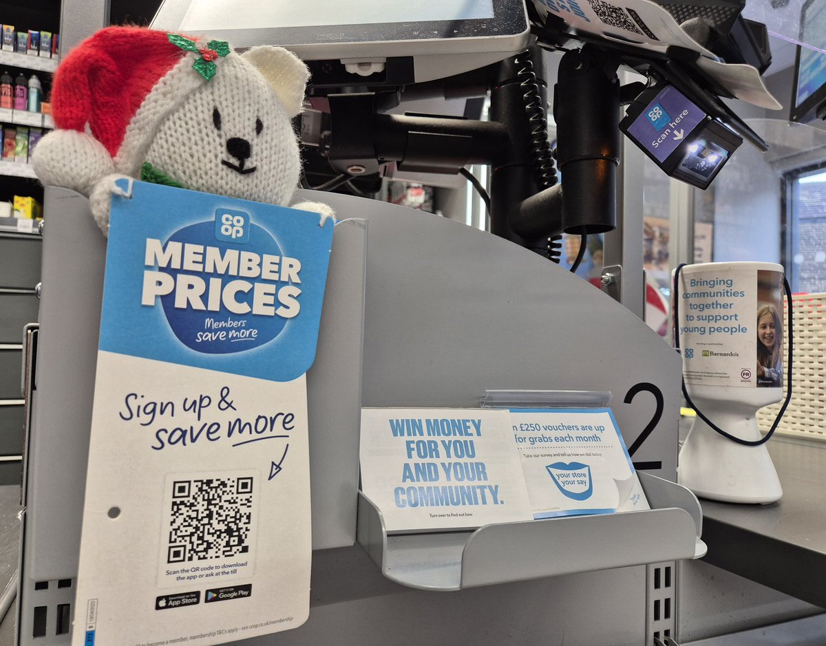 KellyTuck3r's tweet photo. It's that time of year again... so it's time to get our Christmas membership bear back on the team 👊🏼 🎄🎄🎄 @DellaMcDonald18 @RachelH35382323 https://t.co/PqkhfEyNrR