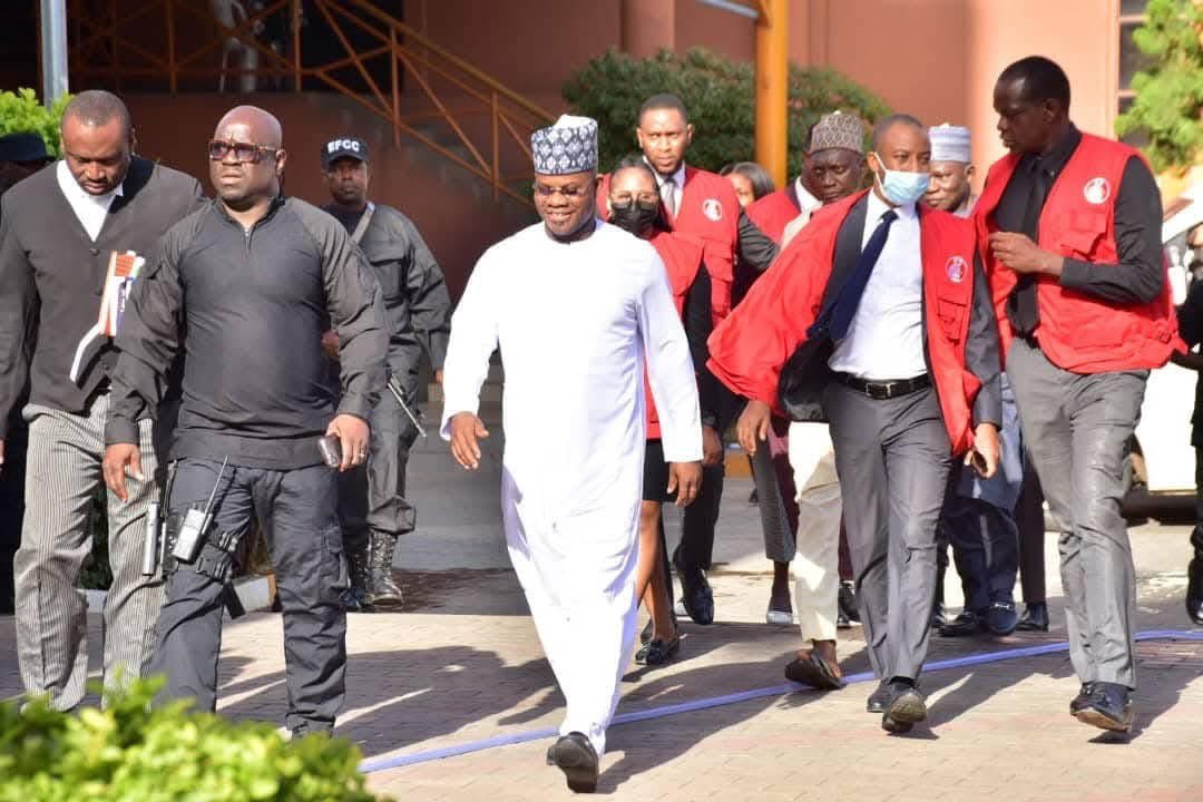 Dele Farotimi in handcuffs.

Yahaya Bello walking majestically.

Tale of two justice system.

#FreeDeleFarotimi
