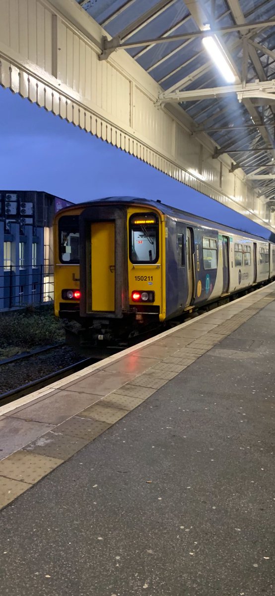 _KristianDB's tweet photo. 150211 on its way to Huddersfield this morning #CalderValleyLine #HalifaxStation @northernassist 9/12/24 https://t.co/ds04OXn4fr