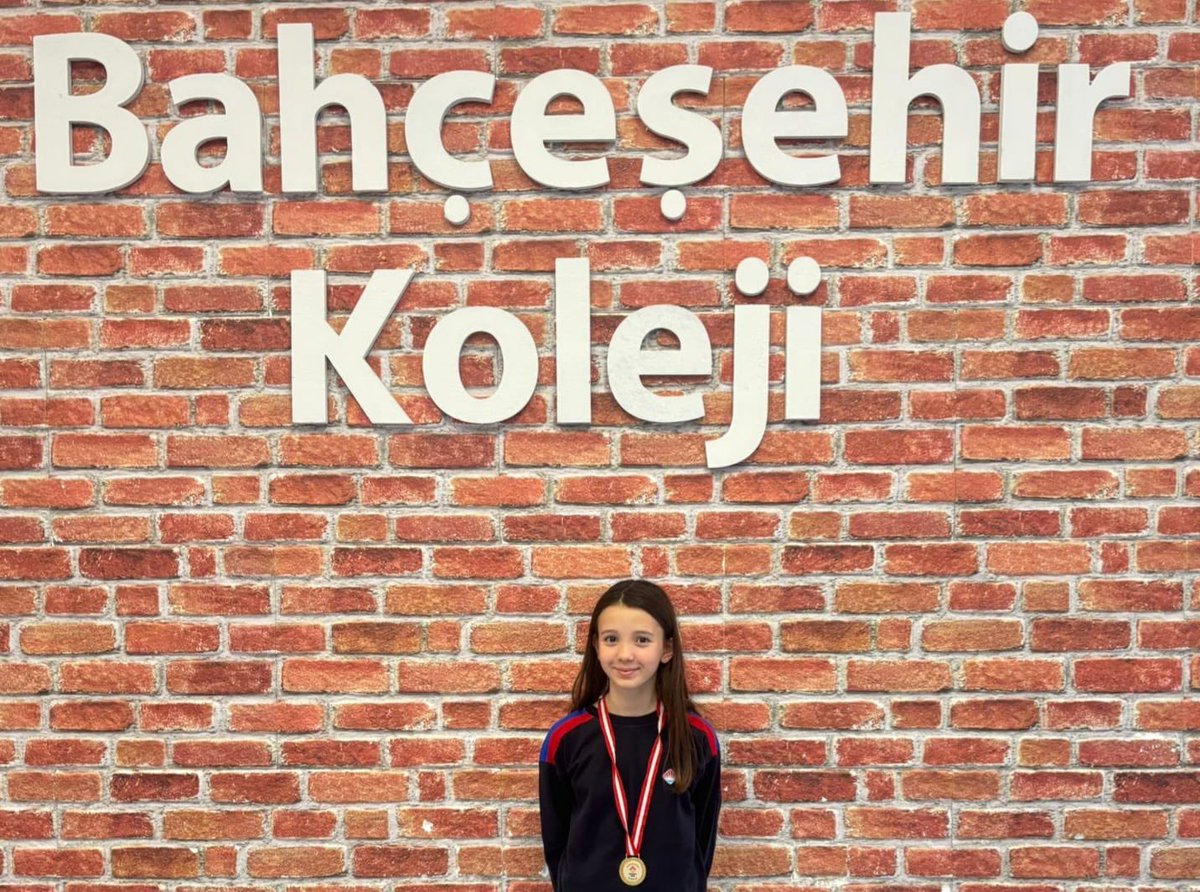 6-7-8 Aralık 2024 tarihlerinde Samsun’da gerçekleştirilen“Yüzme Federasyonu 11 Yaş Ulusal Gelişim Projesi Final Müsabakası”nda,öğrencimiz Feyza Tosun 
50m Kelebek A2’de,
100m Kelebek A2’de ve
50m Serbest A2’de olmak üzere 3 gümüş madalya,
200m Karışık A1’de bronz madalya kazandı.