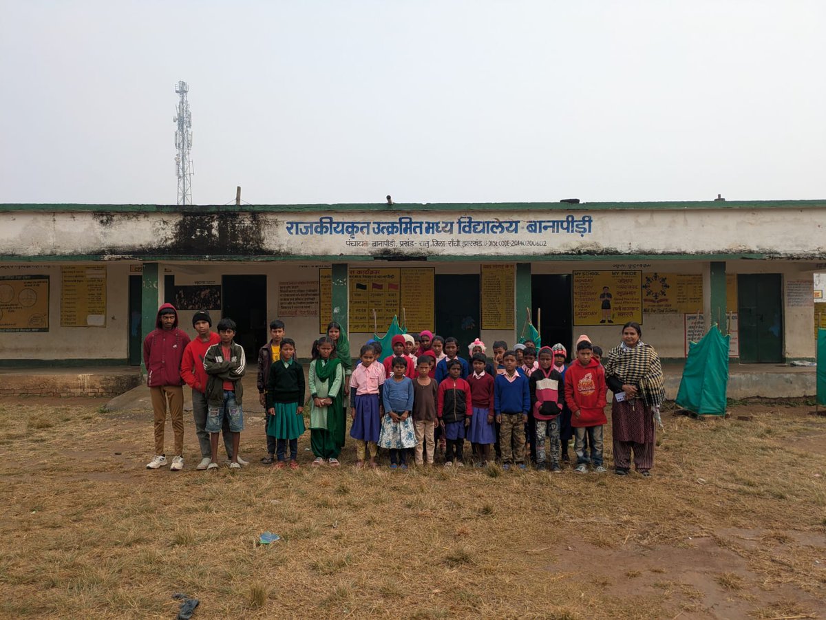 roadscholarz's tweet photo. Upgraded Middle Schools Banapiri (Ratu block) is just 24 km away from Ranchi, the capital of Jharkhand. This school, with an enrollment of 140 students, should have 9 teachers. Unfortunately for the students, the school has only 3 with 6 posts lying vacant. 1/3 https://t.co/g0WwQQRCEQ
