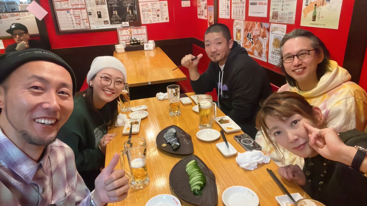 DJKuroobi's tweet photo. 先日、目黒のDJ BARで6、7年振りの現場復帰してきたよ！
あの頃と変わらない仲間がいることに感謝しかない！！

久しぶりの現場だからって、ヘッドホンとコントロールCD忘れて、トップバッターの役目をグタグタで終えたことは良き思い出になるでしょう！
…なると思う｡
…なってくれたらいいな…。 https://t.co/aYHpMRcUvC