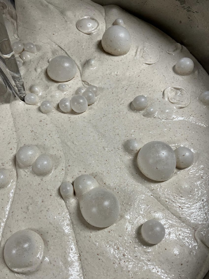 marriagesflour's tweet image. DOUGH BUBBLES

Take a look at this fantastic close up of the air bubbles in @zkdoom's dough!

Such a satisfying part of the process 👌

#MadeWithMarriages #MarriagesFlour #BreadMaking #BakeFromScratch #ArtisanBaking