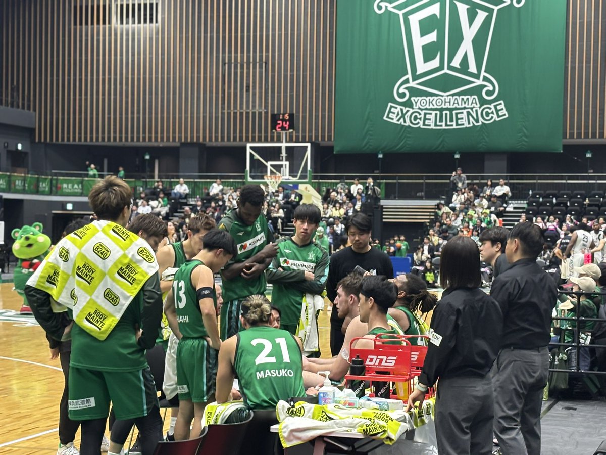 PR_oxox's tweet photo. 本日は、Bリーグの観戦に来ました⛹️🏀

体幹の強さと跳躍力に圧倒されています✨

数年後には、スポンサーという形でプロスポーツチームを応援したいなっ🤩🥰 https://t.co/Yyc756gFAv
