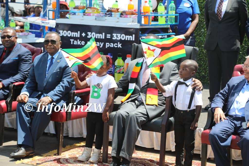 InfoMinZW's tweet photo. His Excellency, President @edmnangagwa handed over Pepsi pushcarts to women at the Varun Beverages Plant. The pushcarts are meant to empower women by presenting entrepreneurial opportunities while growing the Pepsi business.
#NDS1 https://t.co/XsnnTVlyCV