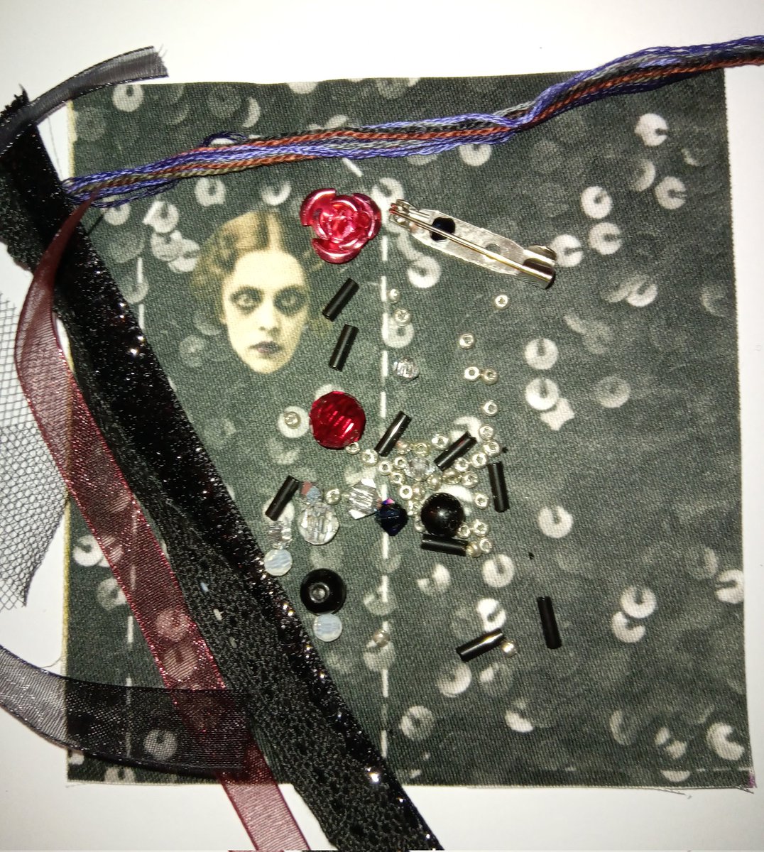 SilentTheatre1's tweet image. #forsale Find in my #Etsy shop, link on main Instagram page, gorgeous brooch cut and sew kits. Great to sew on cold winter evenings. For yourself or great as a gift,all you need is beading needles, thread and your imagination.#boxed #beads #gift #sewing 
instagram.com/p/DDKP3nPtLHj/…