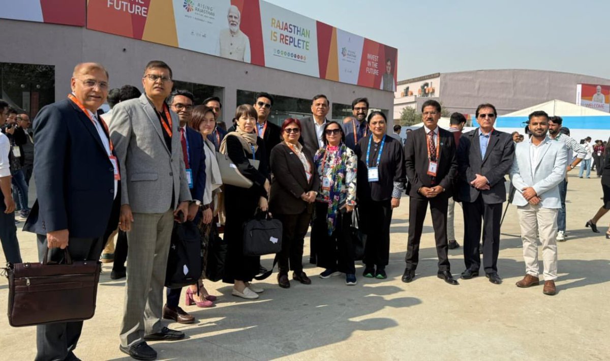 SGinIndia's tweet photo. 🇸🇬 is proud to be a Country Partner for the #RisingRajasthan Investment Summit. Our delegation was happy to hear PM @narendramodi's speech about Rajasthan's immense potential, and is exploring investments in the state - HC Wong @BJPRajasthan @RajCMO @BJPRajasthanIT @BhajanlalBjp https://t.co/OVqInFDsZU