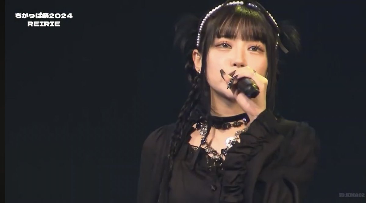 zettai_honki_'s tweet photo. 黒宮れいちゃんが好きな理由は、遠征先で殆ど必ずファンから貰ったアクセサリーをつけているところ。

キツくみられそうな彼女だけどいつだったか何年も前のインスタで、

「折れ目ひとつない綺麗な便箋からあなたの性格まで読み取れてしまいそう」とファンから貰った手紙喜んでいたこと。 https://t.co/YqlP16kLJe