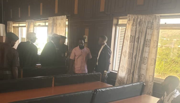 SaharaReporters's tweet image. BREAKING: Federal High Court Ekiti Grants Dele Farotimi N50million Bail, Adjourns Cybercrime Trial To January 29 | Sahara Reporters bit.ly/4fakuzy