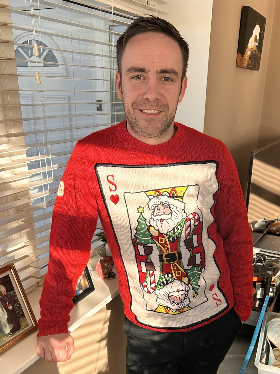 AndrewRadioDJ's tweet photo. Day 9 #Christmas #ChristmasJumper #SantaCard https://t.co/1ZYHzgnbMD