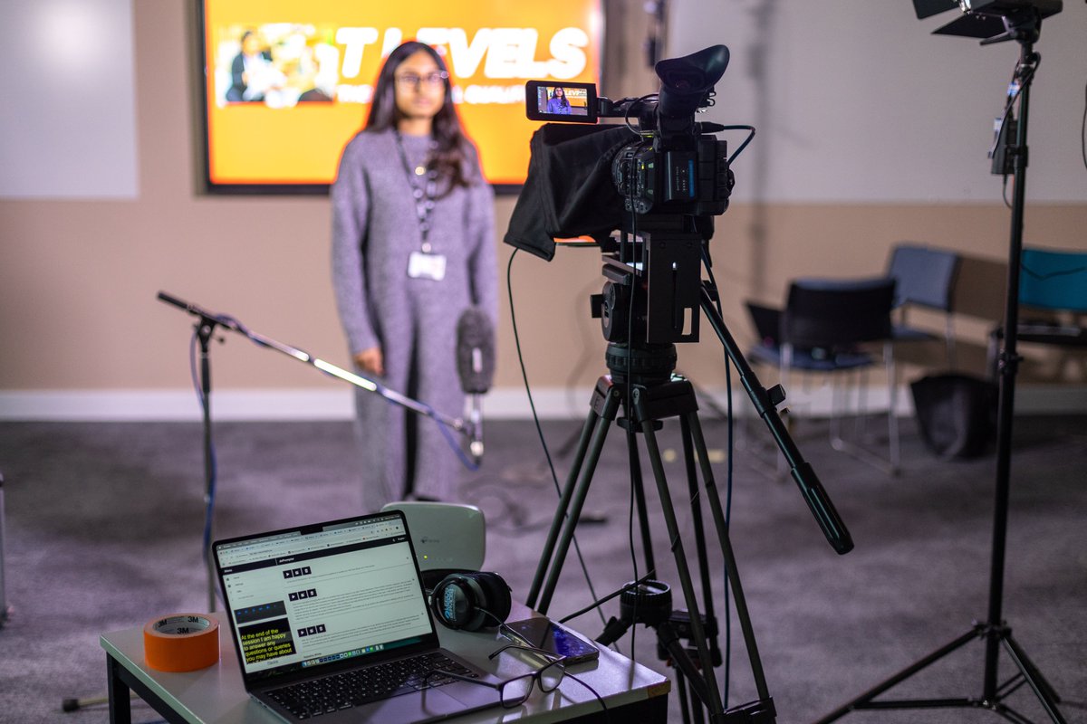 Leeds_Media's tweet photo. Have a message to share? Let me help you deliver it flawlessly! Whether you’re presenting live or recording to camera, I can make sure your words resonate with an autocue.
#autocue #teleprompter #presenting #PieceToCamera https://t.co/OcwjbKfjfI