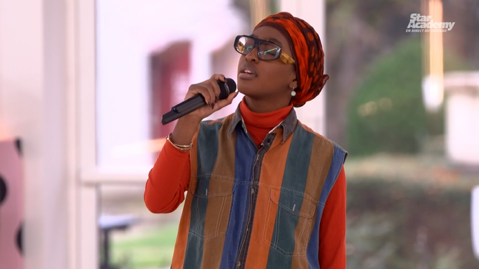 NewsReactLive's tweet photo. Rien qu'avec les balances, Ebony avait déjà conquis tout le monde. Donnez lui la victoire et on attend la saison suivante. Mais bon, vu le public qui vote, on se berce de douces illusions, malheureusement. #StarAcademy #StarAcademyLeLive https://t.co/6p6lqifUAW