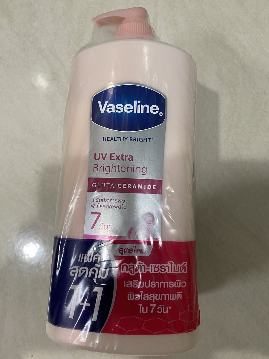 bookabik's tweet photo. ส่งต่อโลชั่น vaseline สองขวด 260 รส มือหนึ่งมีซีล #ส่งต่อสกินแคร์ #ส่งต่อสกค #ส่งต่อกันแดด #ส่งต่อครีมกันแดด #ส่งต่อโลชั่น #ส่งต่อเครื่องสำอางค์ #ส่งต่อเครื่องสําอาง #สกินแคร์พร้อมส่ง #vaseline #ส่งต่อvaseline #วาสลีน #ส่งต่อสกินแคร์มือสอง #ส่งต่อเครื่องสําอางค์มือสอง #ส่งต่อ https://t.co/h0KX0F3MxW