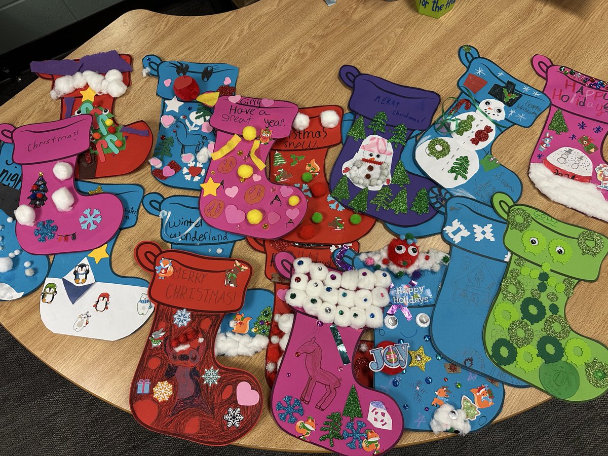 LongMeadowRCS's tweet photo. Mrs. Szafran and Mrs. Corsi’s classes worked with their buddies to create holiday decorations for residents at Waltonwoood Senior Living. We love spreading holiday cheer! ❤️ https://t.co/N4xCXOH54Q