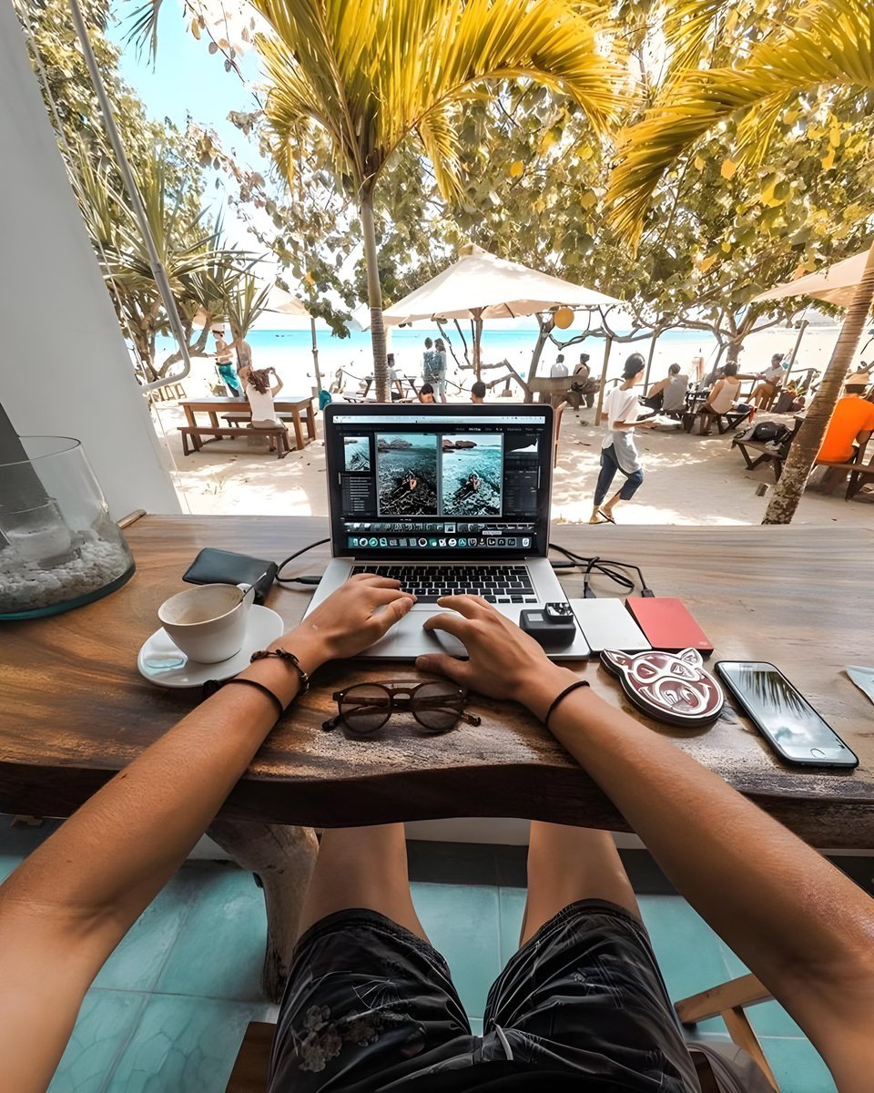 IATheYoker's tweet photo. No entiendo cómo no estás aprovechando la IA para despedir a tu jefe. 🤯💼

Te enseño 7 trabajos online que te darán libertad total. 💻✨ https://t.co/kIzymNLziI