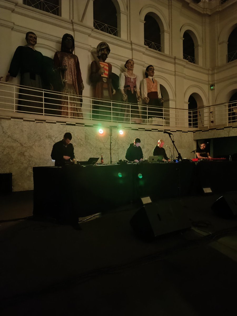 Dijous 12/12 
✨FAIXA✨
20:30 CIM BENIMACLET
Concert solidari, venda d'entrades i fila zero:
kulturalgrooves.com/event-details/…

<a href="/faixa_cru/">FAIXA</a>