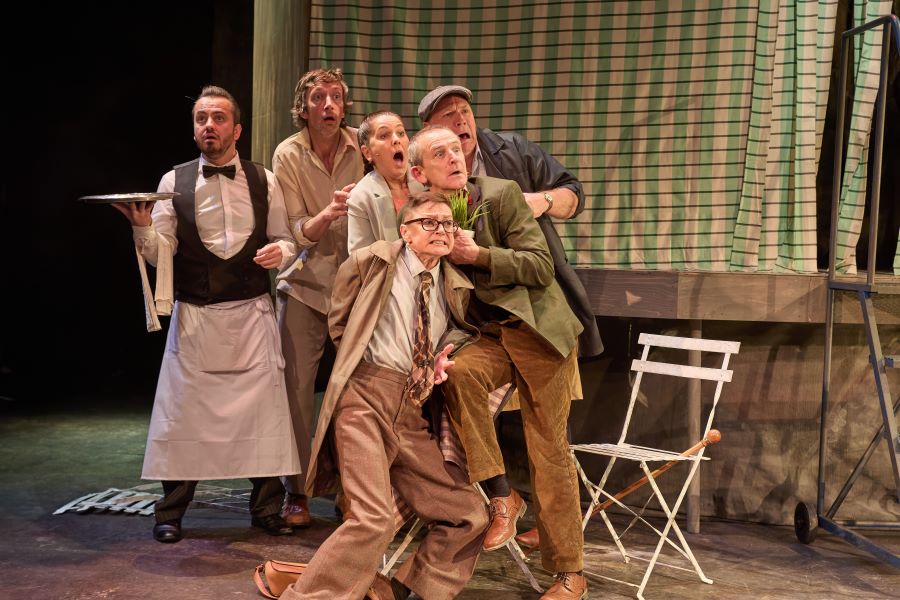 S4C Y Wasg/Press (@ywasgs4cpress) on Twitter photo Mae dwy o ddramâu <a href="/TheatrCymru/">Theatr Cymru</a> i'w gweld ar <a href="/S4C/">S4C 🏴</a> Clic, iPlayer ac YouTube nawr.
📰 Mwy yma: s4c.cymru/cy/y-wasg/post…
Two of Theatr Cymru's stage dramas can be seen on S4C Clic, iPlayer and YouTube channel now.
📰 Read more here: s4c.cymru/en/press/post/… Mae dwy o ddramâu <a href="/TheatrCymru/">Theatr Cymru</a> i'w gweld ar <a href="/S4C/">S4C 🏴</a> Clic, iPlayer ac YouTube nawr.
📰 Mwy yma: s4c.cymru/cy/y-wasg/post…
Two of Theatr Cymru's stage dramas can be seen on S4C Clic, iPlayer and YouTube channel now.
📰 Read more here: s4c.cymru/en/press/post/…