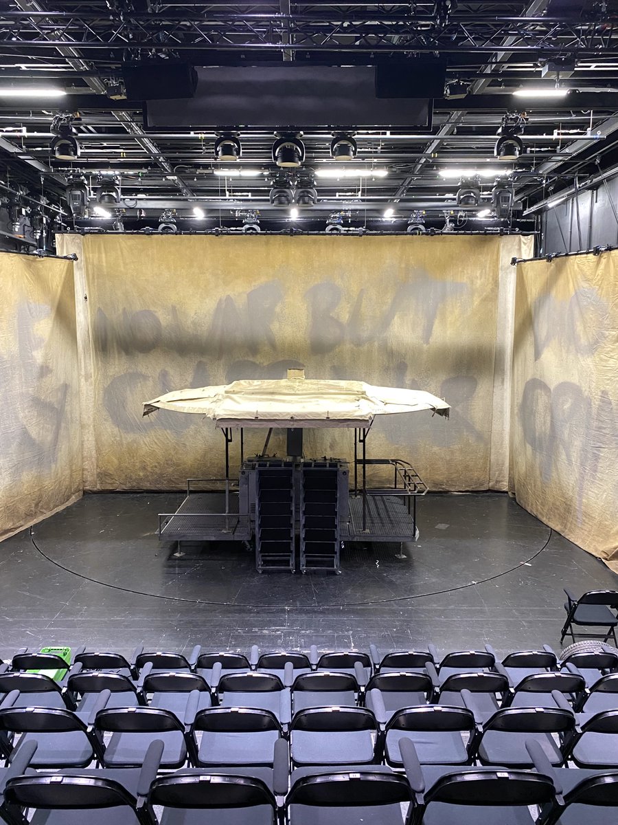 blnensemble's tweet photo. heute und morgen könnt ihr wieder Brechts "Mann ist Mann" mit Studierenden der HfS Ernst Busch im Neuen Haus erleben. gerade wird das Bühnenbild aufgebaut, bevor eingeleuchtet werden kann. #BEmann #BEbackstage https://t.co/F47Rd9HlTq