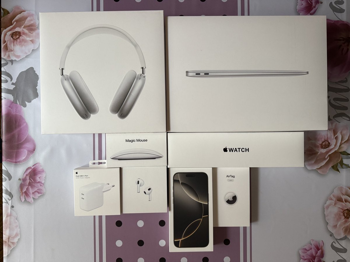 Si le preguntas a la Almudena de hace tres años, te diría que era impensable tener tanto del ecosistema de #Apple. Está claro que todo esfuerzo tiene su recompensa. 

Y si, digo esfuerzo porque obviamente todos sabemos que Apple conlleva un presupuesto.