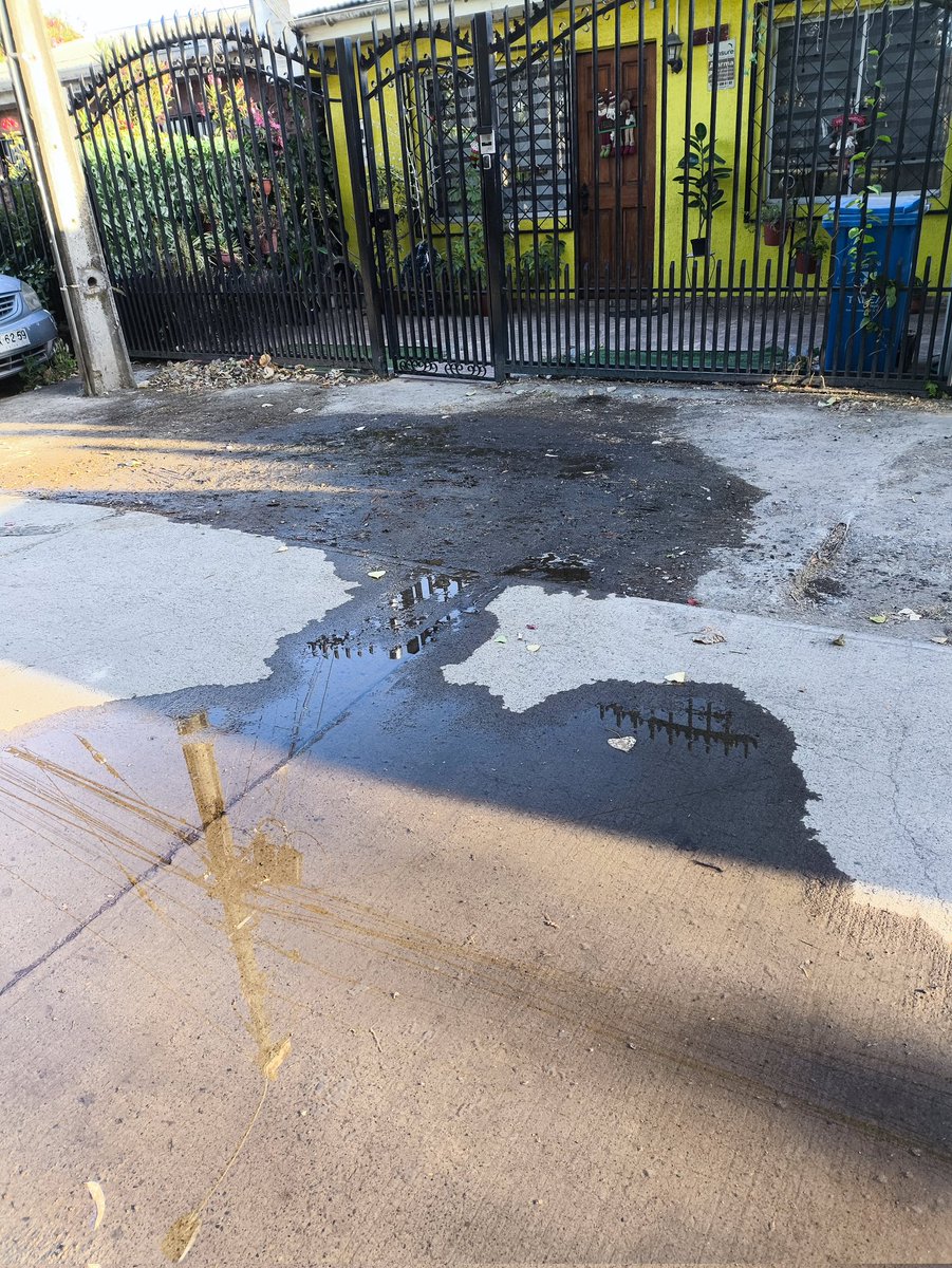 GRON2000's tweet photo. @Nuevosur_cl informo de una rotura de cañería frente a mi casa 13 1/2 sur 9 1/2 Oriente Talca https://t.co/T82HgqhCmu
