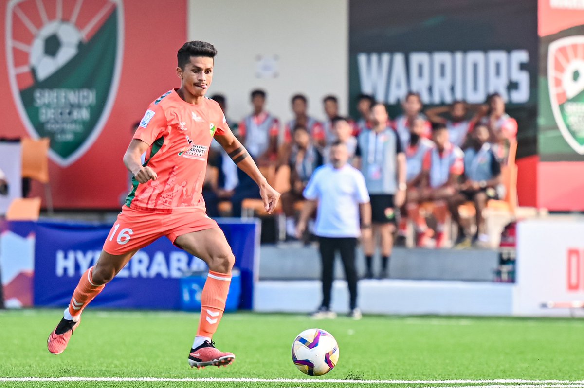 INDWomensLeague's tweet photo. Half-time!
SDEC 0️⃣-0️⃣ DFC

No breakthrough yet in Hyderabad 🤜🤛

Can @sreenidideccan bag a winner and go top of the table or will @Delhi_FC get their first victory in the #ILeague? 👀

#SDECDFC #IndianFootball ⚽️ https://t.co/SaGVAmOCCk