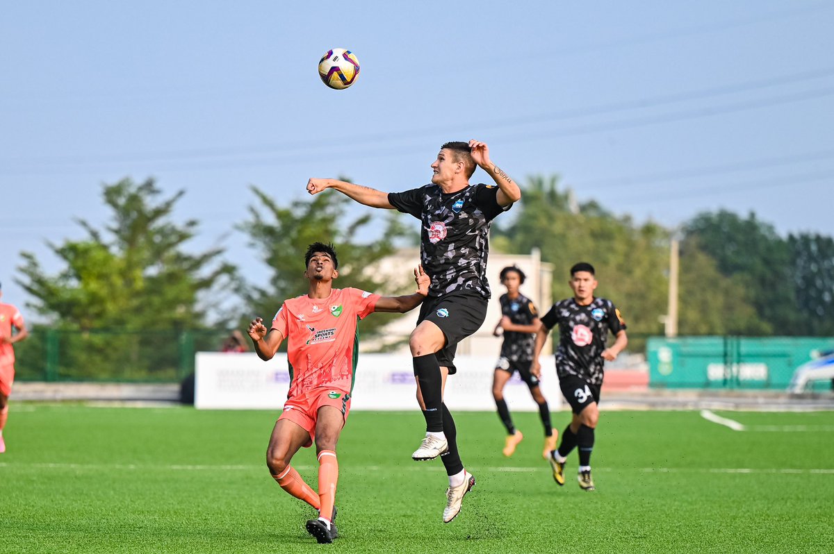 INDWomensLeague's tweet photo. Half-time!
SDEC 0️⃣-0️⃣ DFC

No breakthrough yet in Hyderabad 🤜🤛

Can @sreenidideccan bag a winner and go top of the table or will @Delhi_FC get their first victory in the #ILeague? 👀

#SDECDFC #IndianFootball ⚽️ https://t.co/SaGVAmOCCk