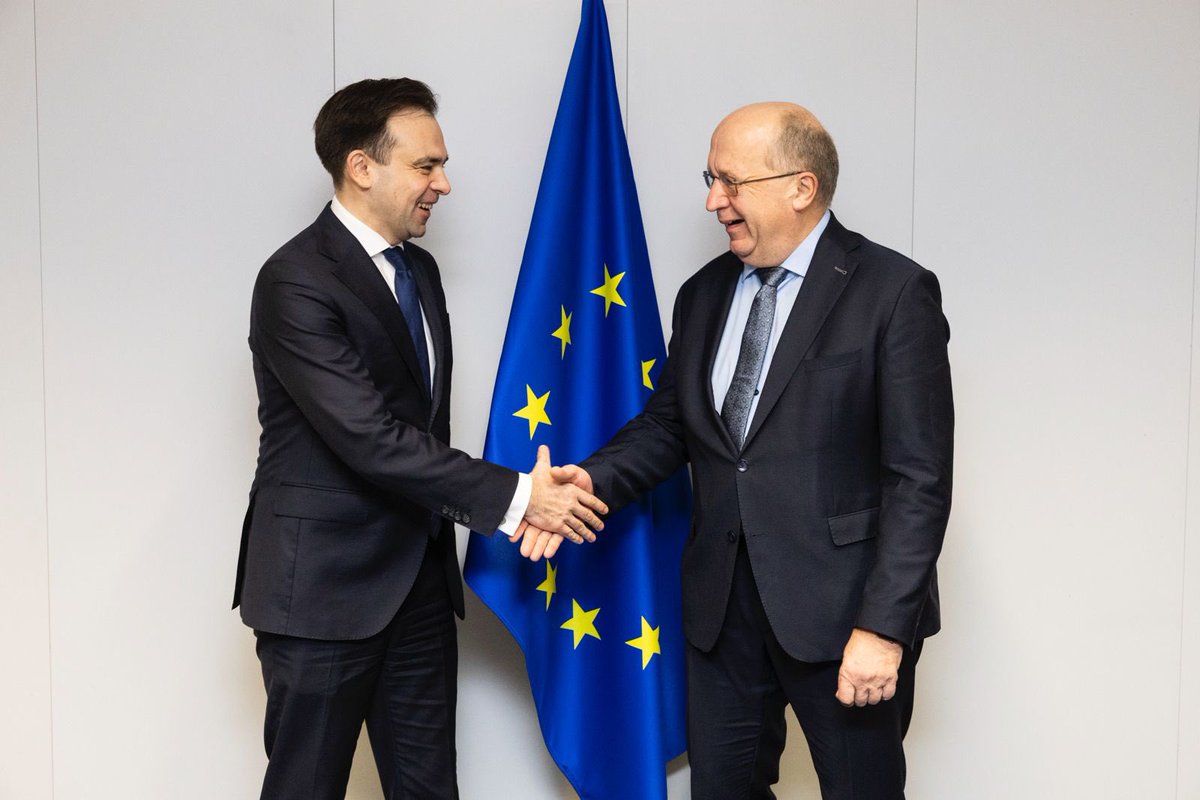 KubiliusA's tweet photo. Today I met 🇵🇱Polish Finance Minister @Domanski_Andrz, we discussed the priorities of the upcomming Polish 🇪🇺EU Presidency. 

Poland is setting an example in defence spending, as it will invest a record 4.7% GDP in 2025.

We need to spend more, better, together and European. https://t.co/d2Oa40rODy