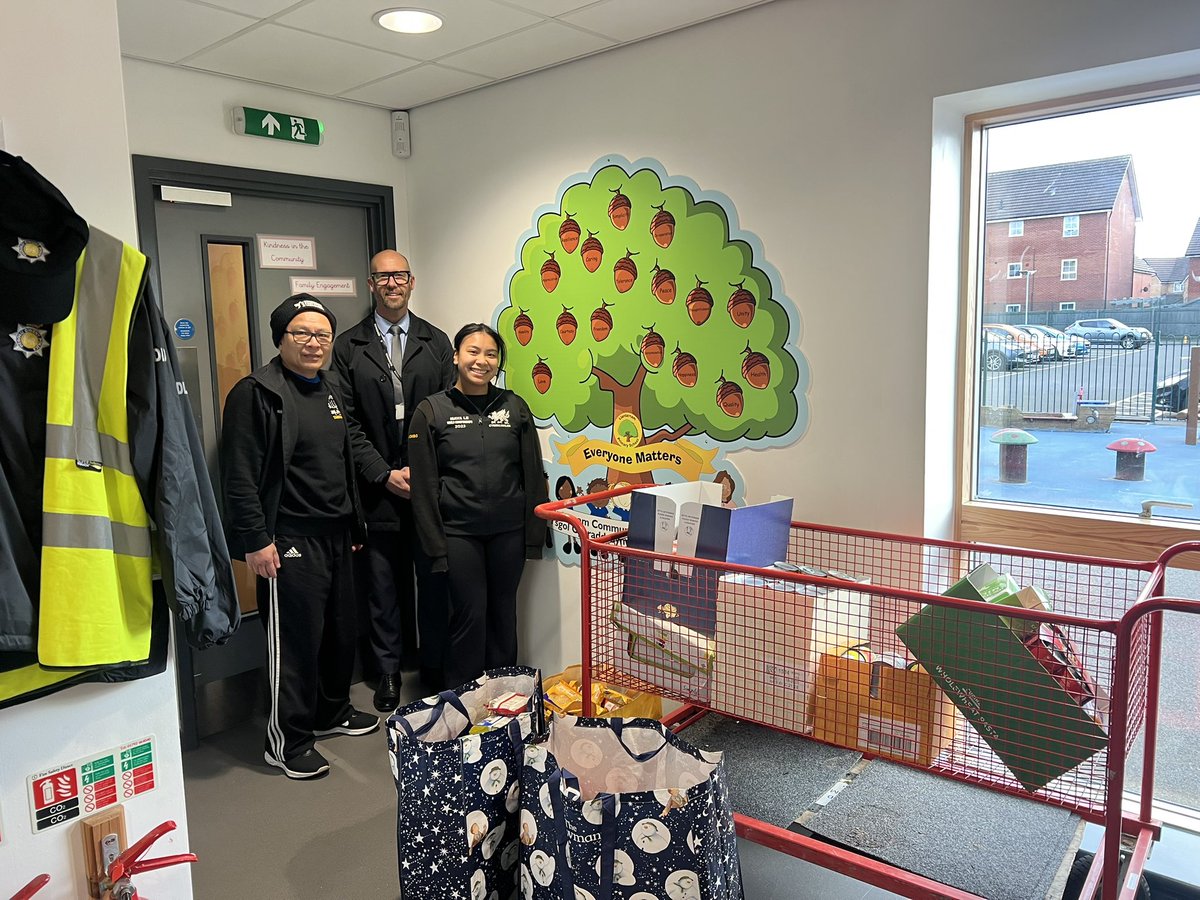 Cllr David Thomas (@cllr_thomas) on Twitter photo Llantarnam Community primary school <a href="/LlantarnamCP/">Llantarnam Primary</a> would like to give Cwmbran & Pontypool TAGB club a huge thank you for your very kind donation to our Kindness in the Community - Llantarnam Ward Food Hwb project.
#TeamLlantarnam❤️
#LlantarnamWard❤️ Llantarnam Community primary school <a href="/LlantarnamCP/">Llantarnam Primary</a> would like to give Cwmbran & Pontypool TAGB club a huge thank you for your very kind donation to our Kindness in the Community - Llantarnam Ward Food Hwb project.
#TeamLlantarnam❤️
#LlantarnamWard❤️