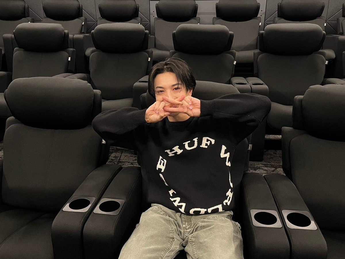 fantastics_fext's tweet photo. #矢野くんの普通の日々 
一足先に鑑賞していた🎬
#木村慧人 からのコメントも到着❤️‍🩹

■━━━━━━□
どんな瞬間も愛おしい
矢野くんに夢中でした🩹

ピュアキュンラブストーリー
皆さんぜひ観てください‼️
□━━━━━━■

#やのひび は全国の劇場で公開中！
皆さんもぜひ劇場でご覧ください！

#FANTASTICS #YellowYellow
@yanohibi_movie