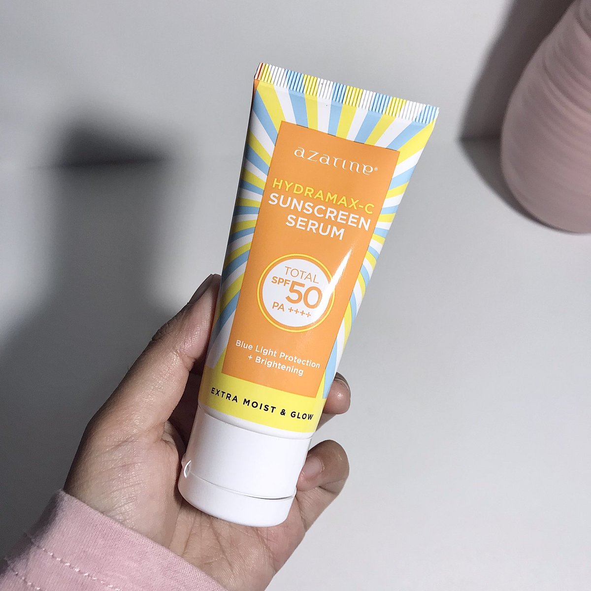 mellinssharing's tweet photo. buat yg sering aktifitas outdoor dan butuh proteksi top-tier cobain hydramax c sunscreen serum dari azarine ini deh! SPF-nya real no tiputipu

selain kasih proteksi maksimal ada kandungan vitamin c-nya untuk bantu mencerahkan kulit, jadi SATU PRODUK BANYAK MANFAAT!😻🤏🏻