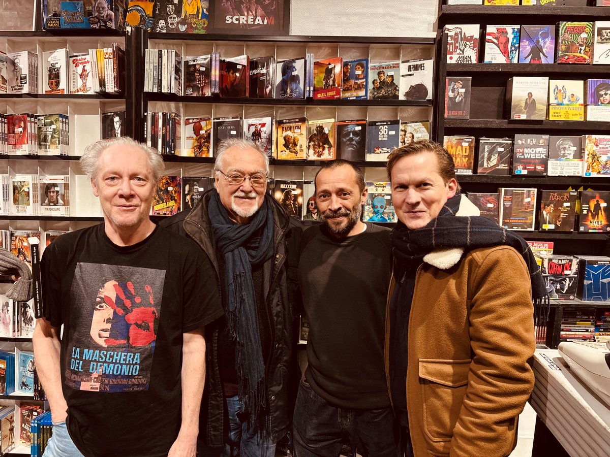 CarlottaFilms's tweet photo. Super weekend avec #LambertoBava ! Un bel événement à la @cinemathequefr, à la librairie #Metaluna, et au #Champo.
Retour en images sur la signature à #Metaluna et la séance de DÉMONS au #Champo ! https://t.co/Gx6ptB5bvT