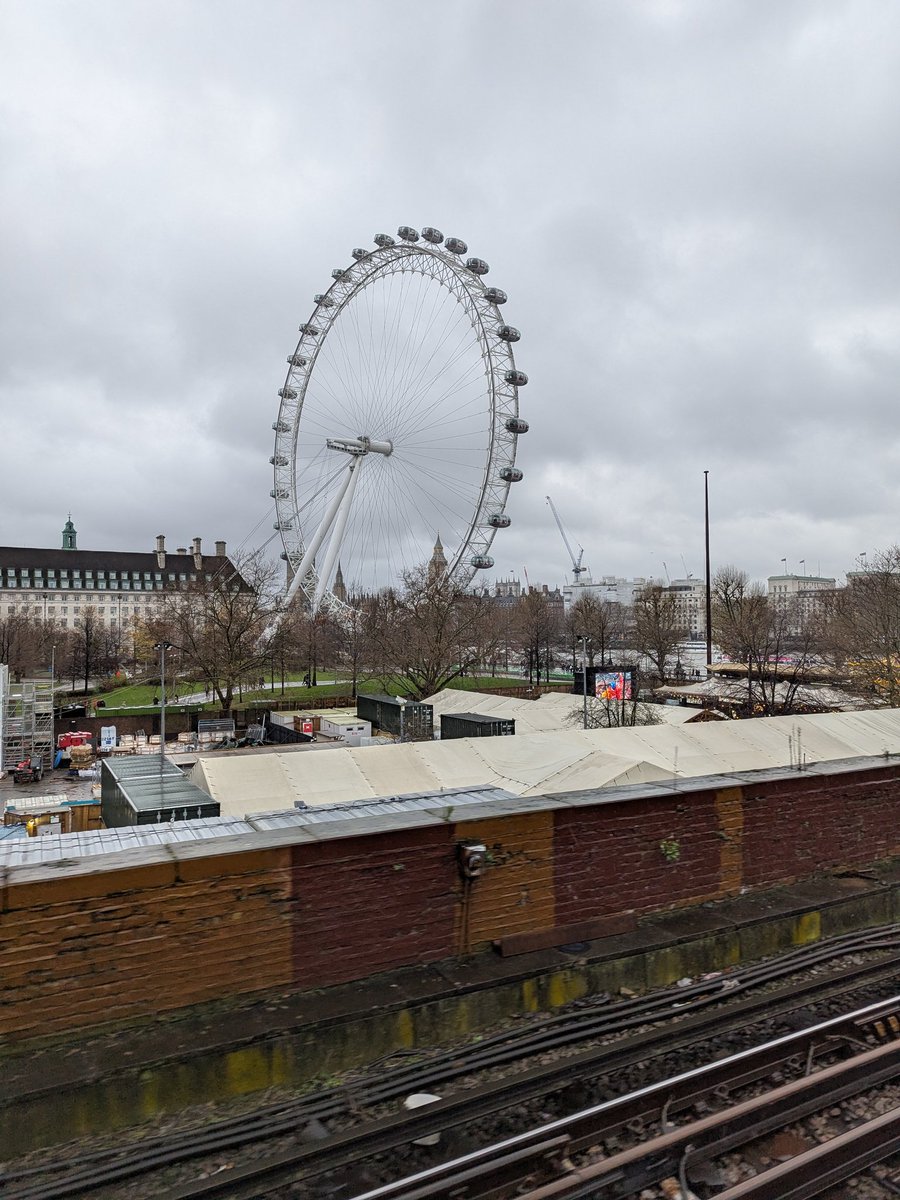 lmasters90's tweet photo. Yesterday's disruption saw me work a train into @NetworkRailCHX for the first time, thus providing a different vantage point for pictures. It goes without saying that if you were disrupted, please remember to claim #delayrepay, visit @Se_Railway for more info. https://t.co/s9AUJBhKCa