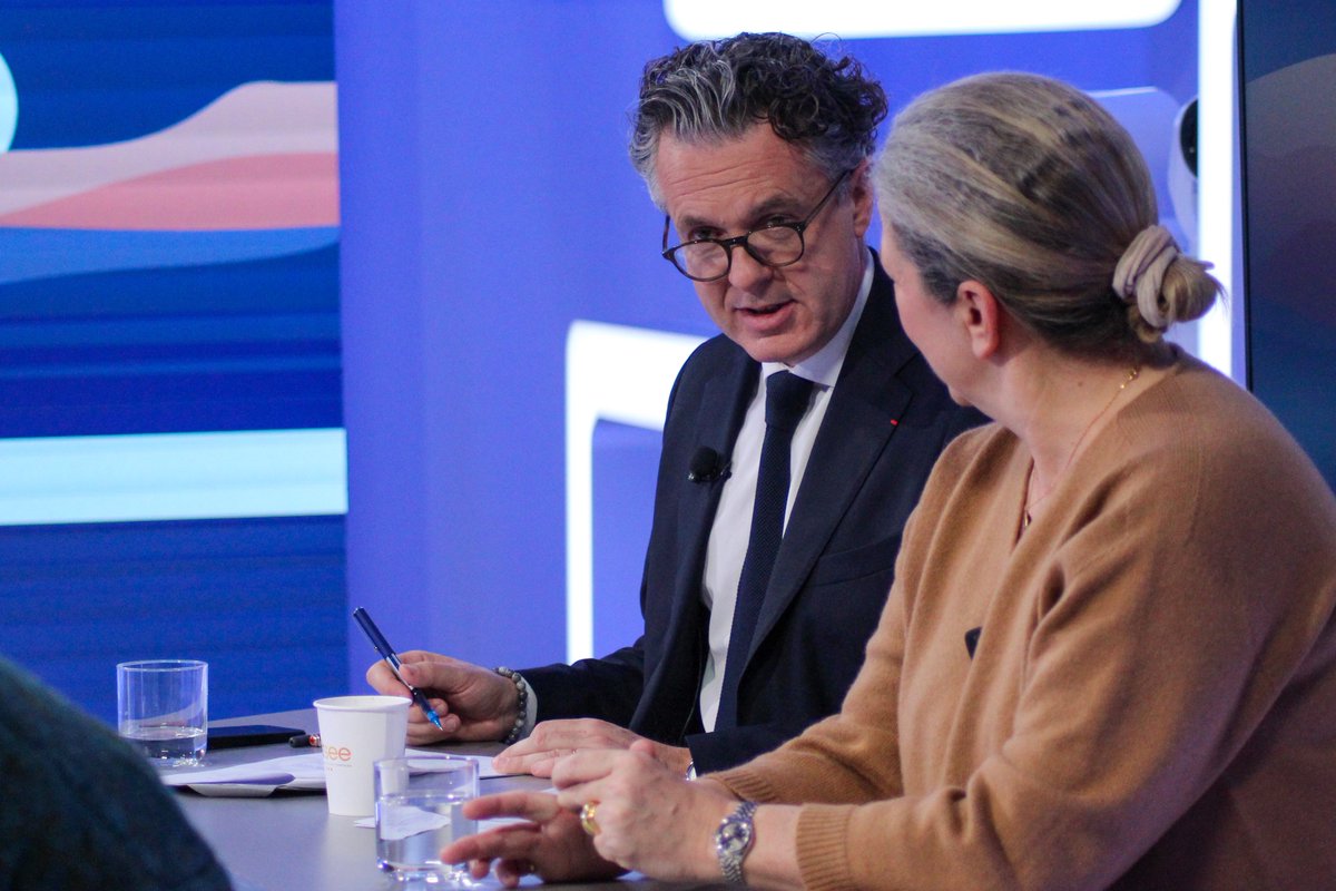 HorizonsLeParti's tweet photo. Nos adhérents ont participé hier à notre Assemblée générale ! 🙌✅ À l'ordre du jour : présentation de notre nouvelle organisation et partage des actualités de nos différentes instances.

Nous avançons et nous nous préparons grâce au soutien des Françaises et des Français venant de tous les territoires engagés à nos côtés. 

Nous ne sommes pas juste un parti qui réfléchit, nous sommes un parti qui s’enracine et qui rassemble. Collectivement avec nos adhérents, nous sommes convaincus que nous pouvons bâtir une France plus forte, plus juste et plus prospère.

« J'ai confiance en vous, en nous et je crois en la France. » @EPhilippe_LH 
🇫🇷 

#Horizons
