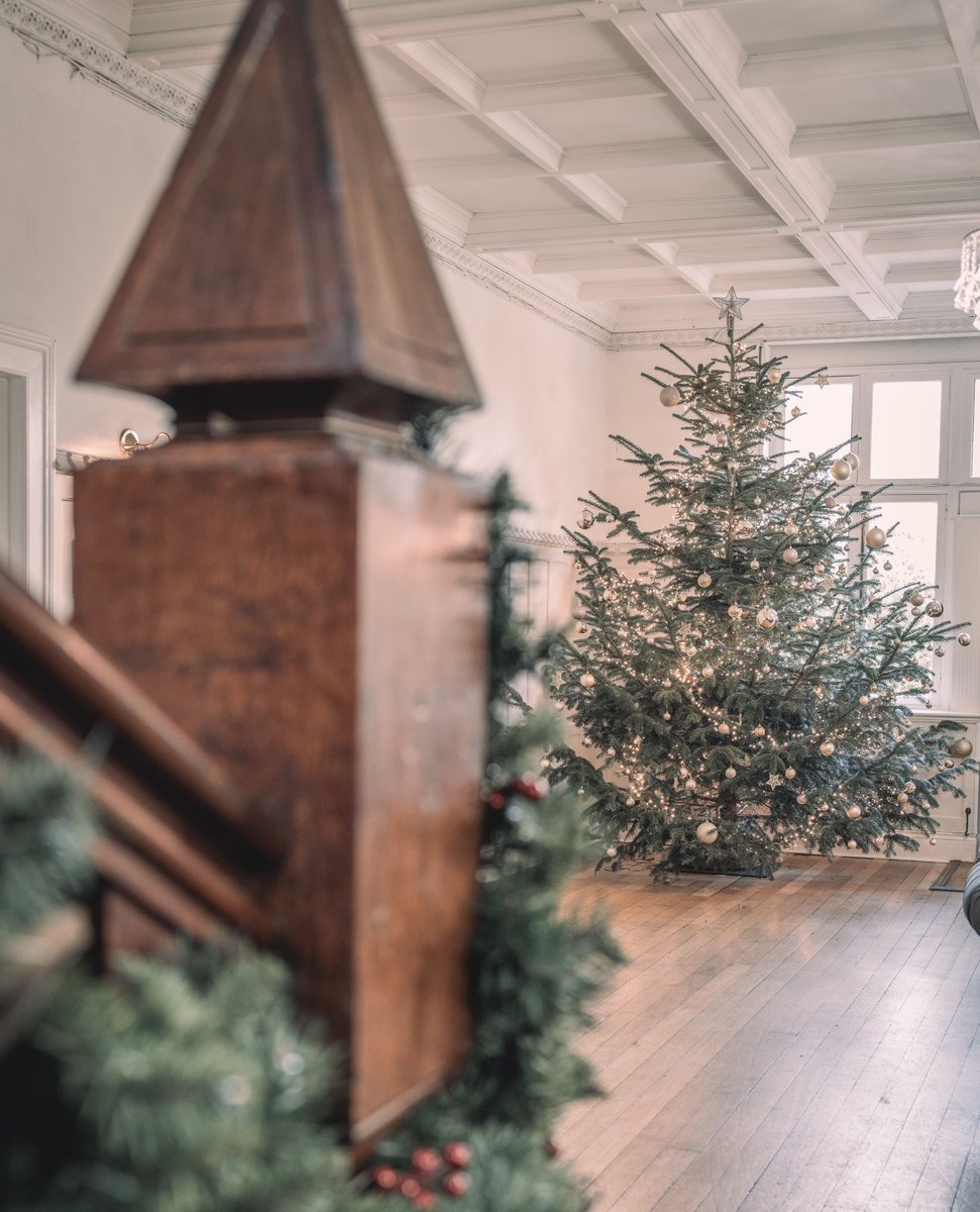 ✨ A manor dressed for the season—Highley Manor is Christmas perfection. 🎄🏰 #ChristmasAtHighley

📸 @dm_photographyuk
. . .