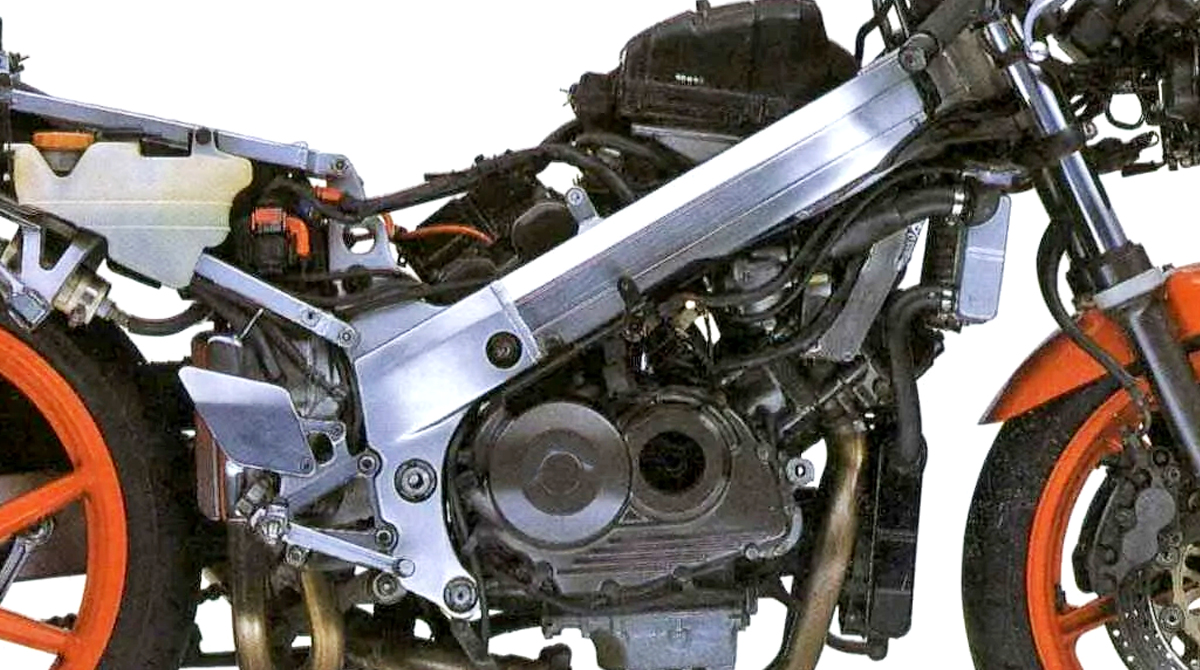 SPORTSBIKESHOP's tweet photo. This week’s #FrameFriday is a modern classic which is definitely on our ‘want’ list. If you know what it is, please comment with the year, make and model. We’ll give the right answer in a reply on Monday morning. https://t.co/ZCHZLI7EK1