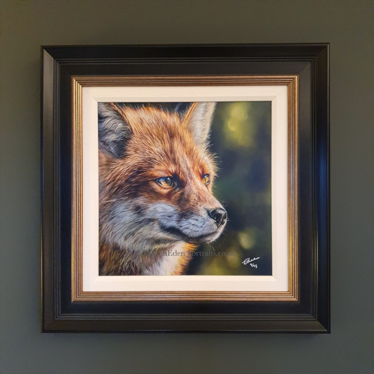 EdenPortraits's tweet photo. Decided to try my fox print on a dark green wall in my home and I think it really works. These are available on my website and still guaranteed for Christmas delivery but you'll need to be quick

#fox #redfox #foxpainting #foxart #foxprint #foxoftheday #foxes #rust #burntorange https://t.co/307o34NXre