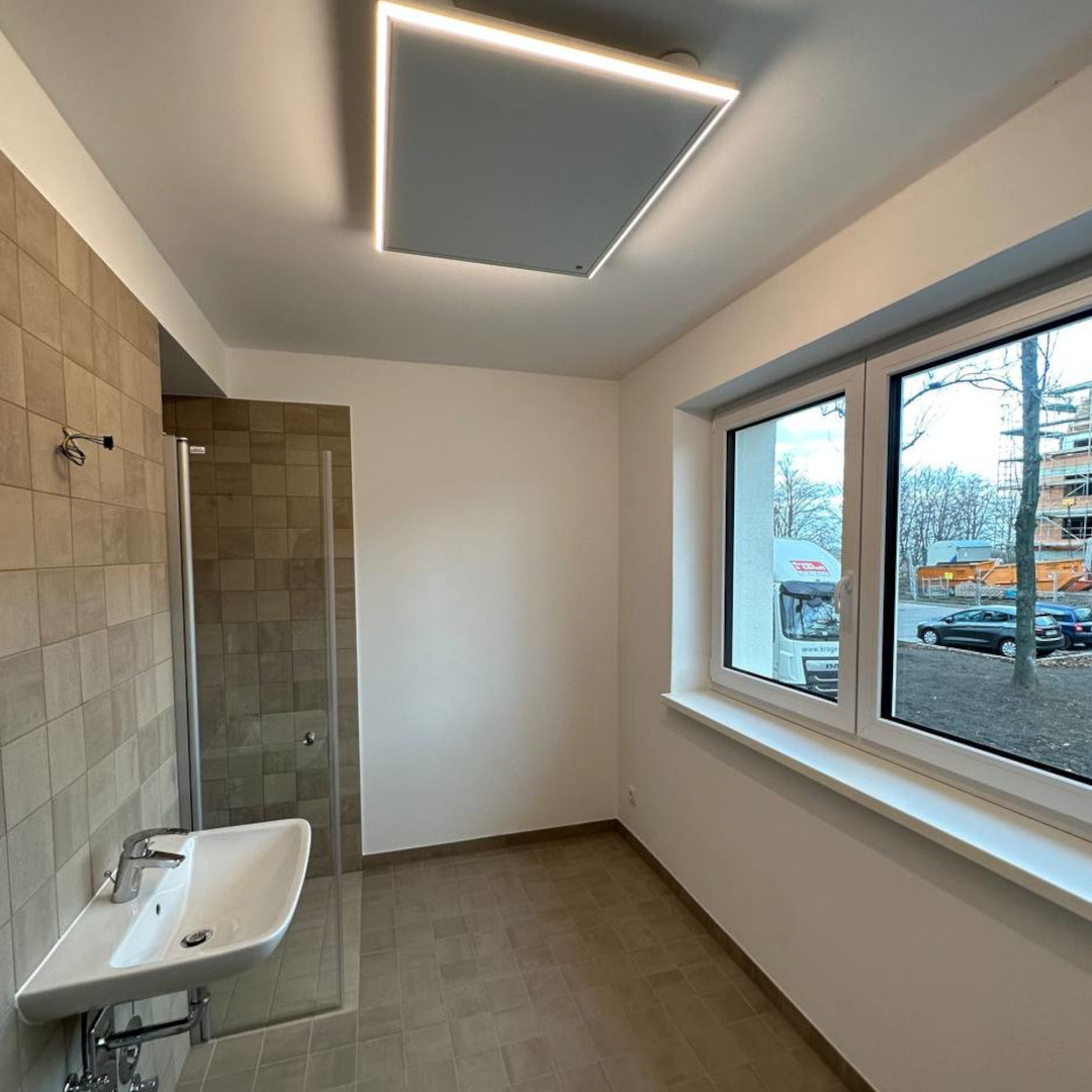 TimoLeukefeld's tweet photo. Wie sieht ein hochgradig #energieautark #sanierter #Plattenbau eigentlich von innen aus? Die folgenden Bilder geben einen Einblick in die Führung, die wir vor Kurzem mit zahlreichen Interessenten in Aschersleben geben durften. https://t.co/mVsvqv98CT